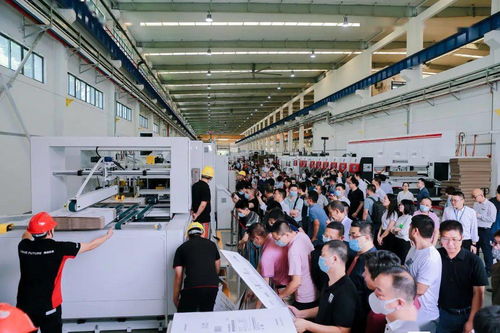 東方精工廿五載風(fēng)華正茂，十載上市再啟新程——工廠開(kāi)放日揭秘三款全新聯(lián)線產(chǎn)品，體驗(yàn)拓展共繪智造藍(lán)圖
